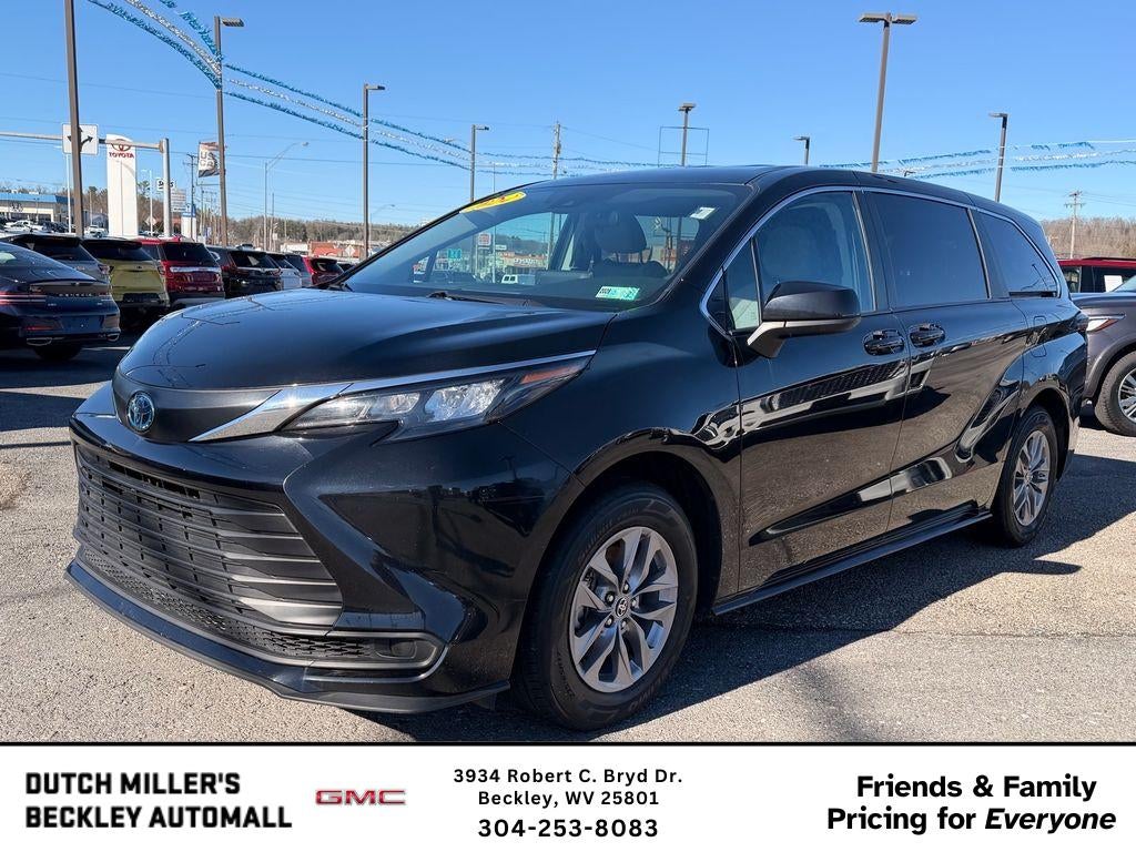 2024 Toyota Sienna LE