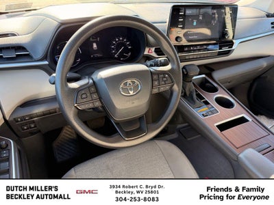 2024 Toyota Sienna LE