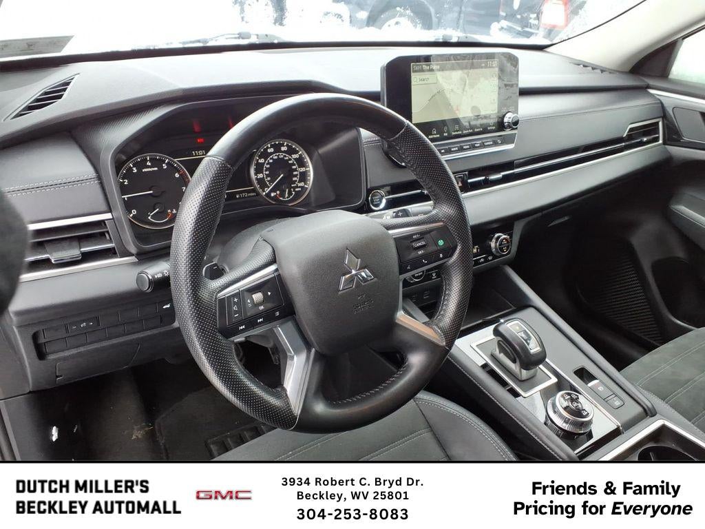 2024 Mitsubishi Outlander SE