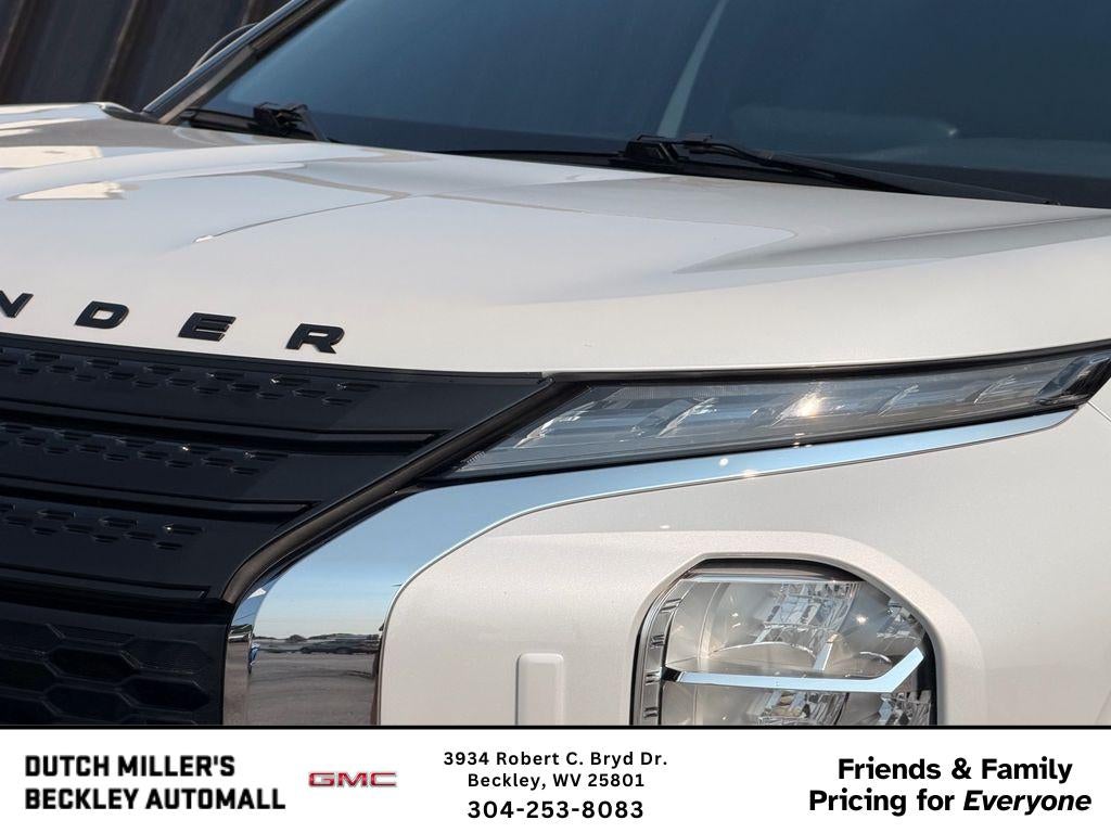 2023 Mitsubishi Outlander SEL