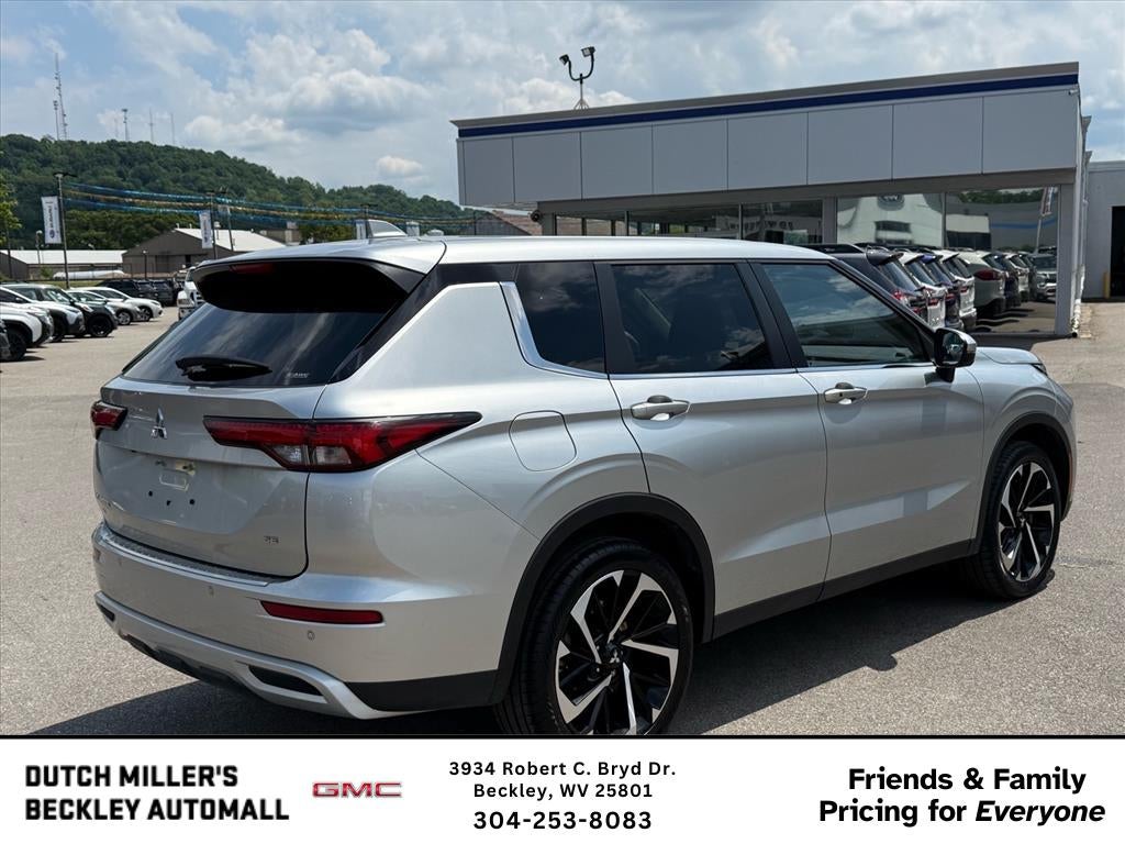 2024 Mitsubishi Outlander SE