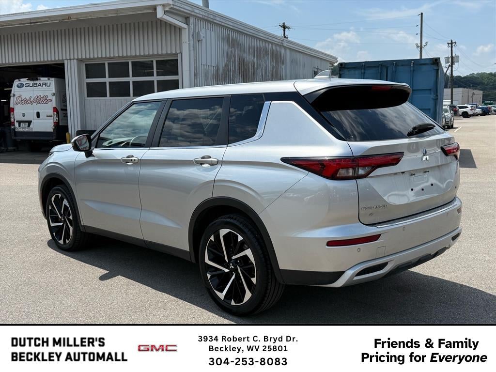 2024 Mitsubishi Outlander SE
