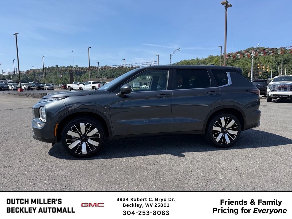 2025 Mitsubishi Outlander SE