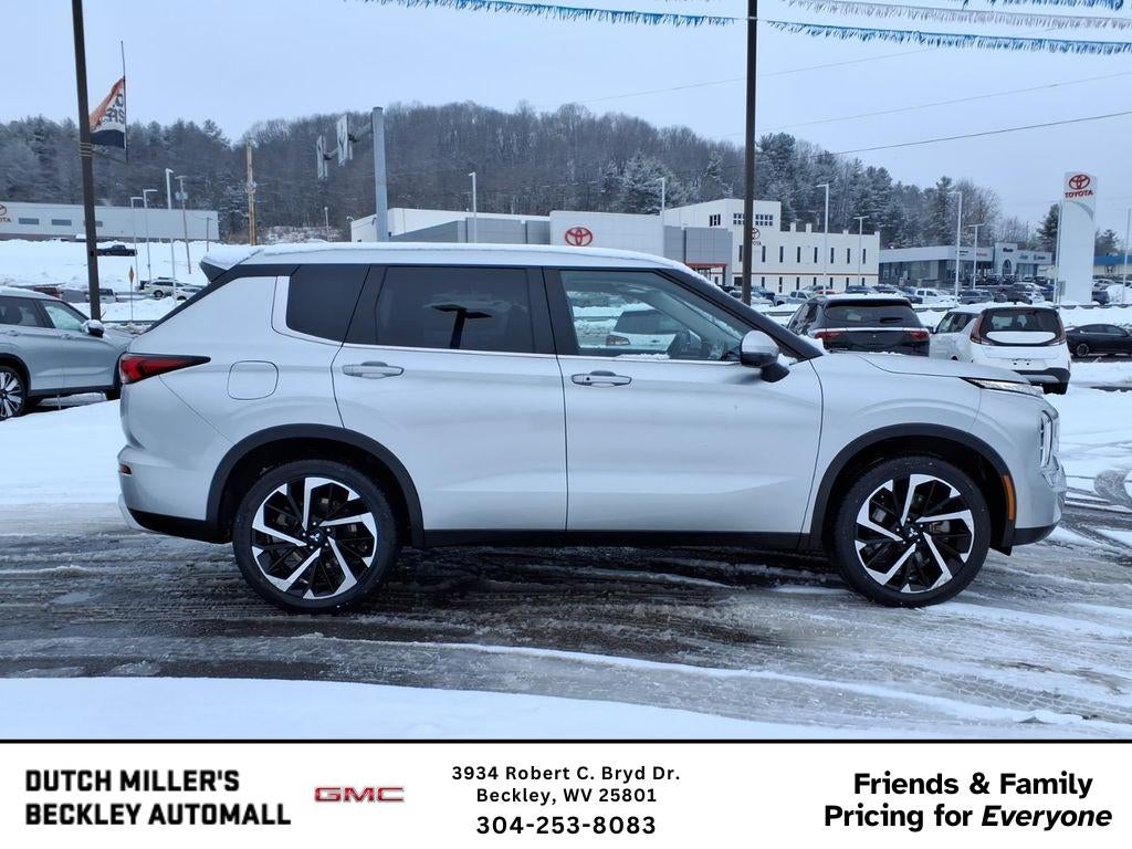 2024 Mitsubishi Outlander SE