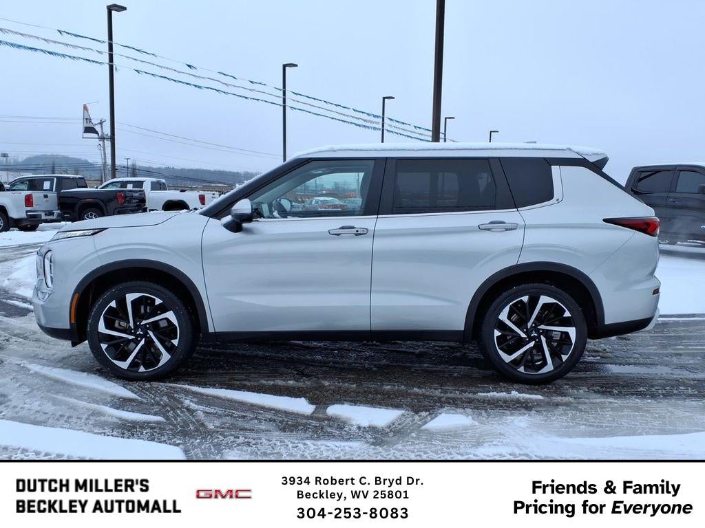 2024 Mitsubishi Outlander SE