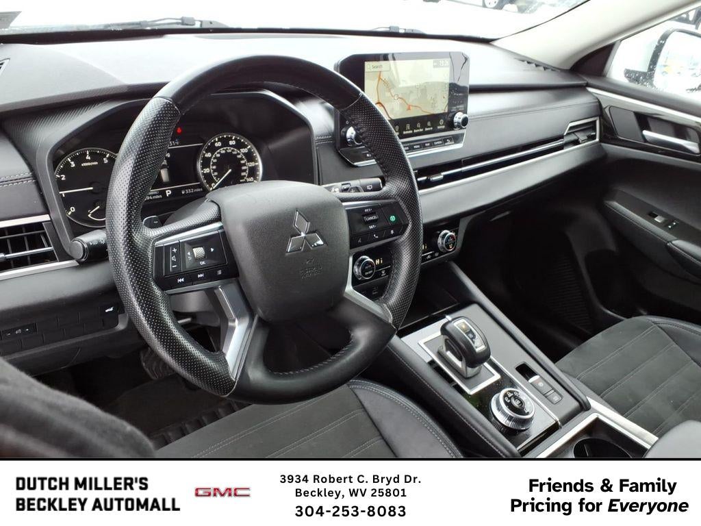 2024 Mitsubishi Outlander SE