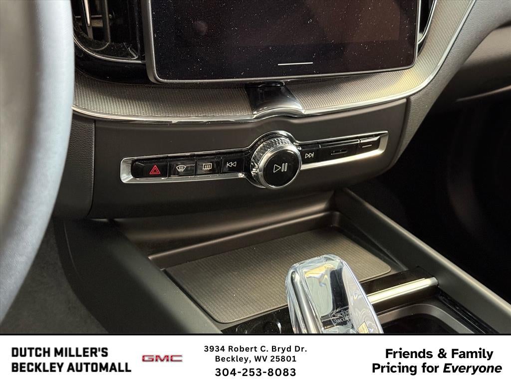 2026 Volvo XC60 Ultra Black Edition