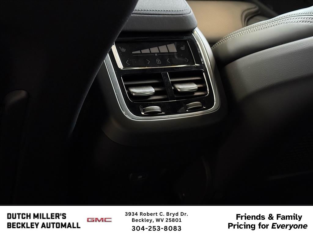 2026 Volvo XC60 Ultra Black Edition