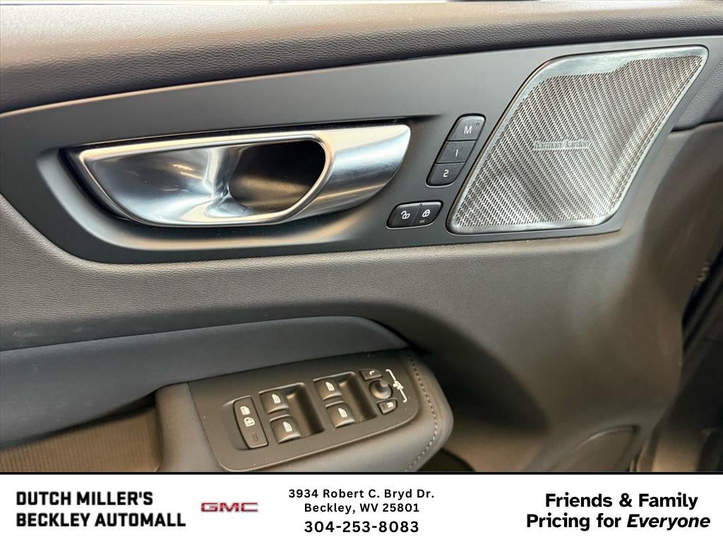 2026 Volvo XC60 Ultra Black Edition