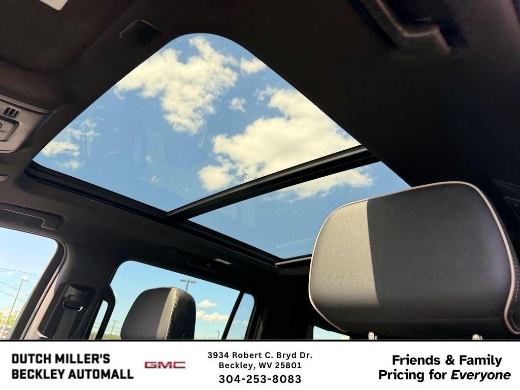 2023 GMC Yukon XL SLT