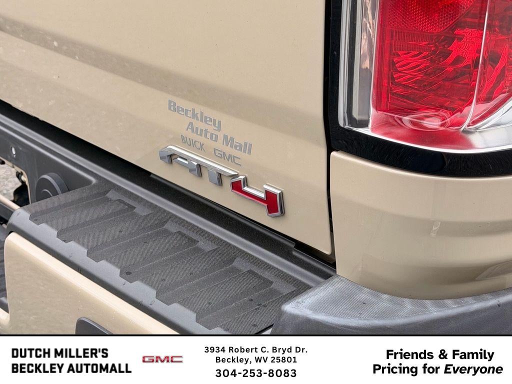 2022 GMC Canyon 4WD AT4 w/Cloth