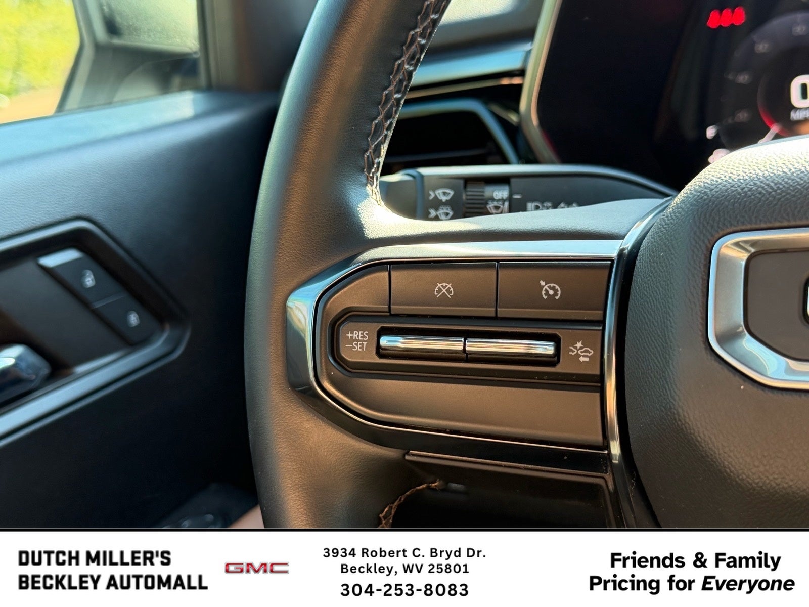 2024 GMC Canyon 4WD AT4