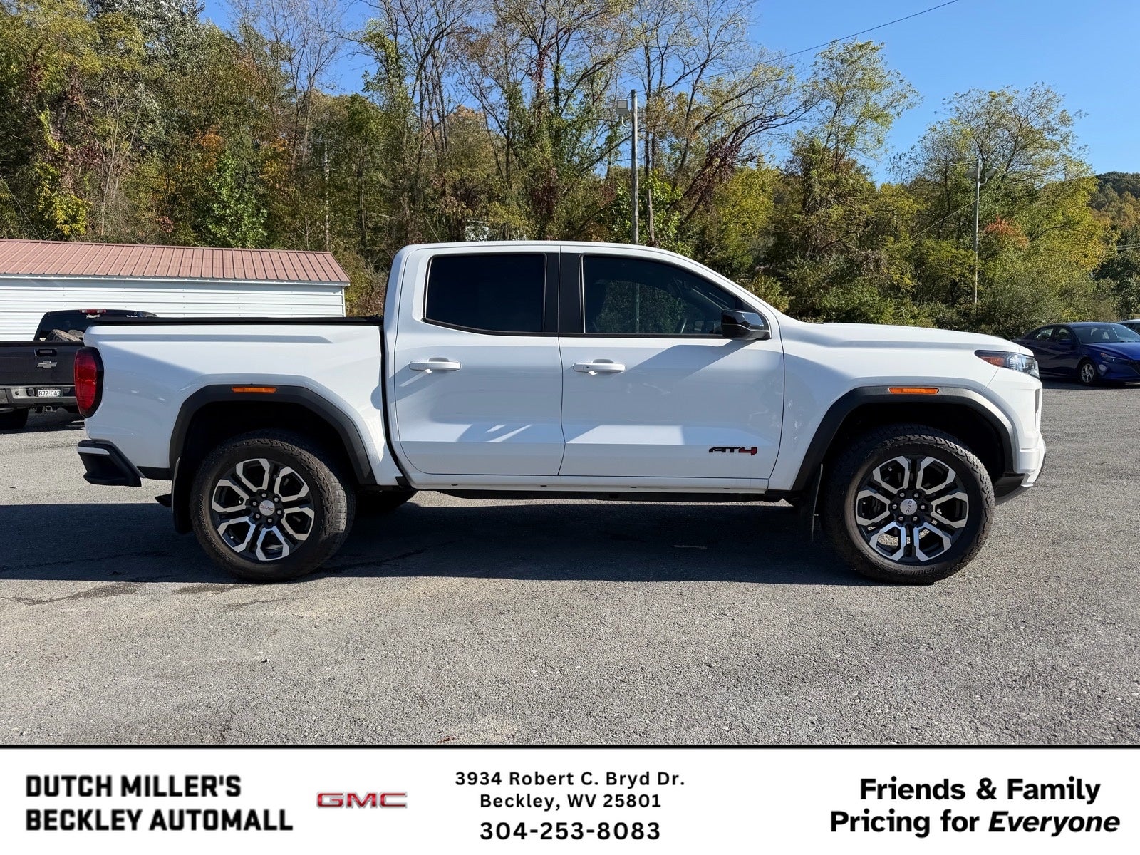 2024 GMC Canyon 4WD AT4