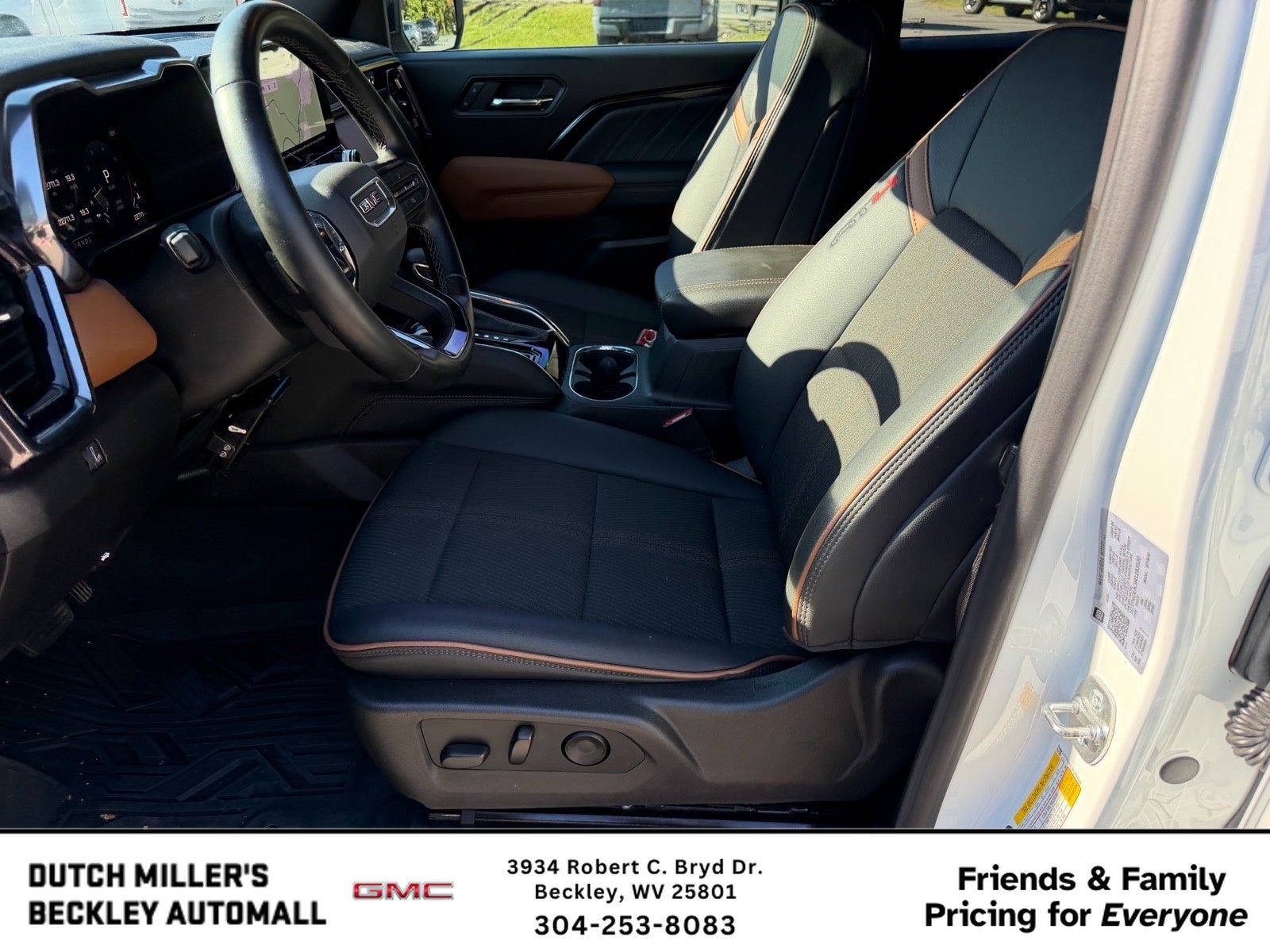 2024 GMC Canyon 4WD AT4