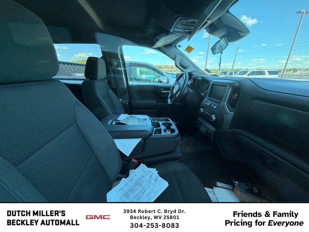 2024 GMC Sierra Pro