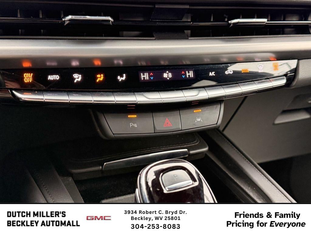 2024 Cadillac XT4 AWD Premium Luxury