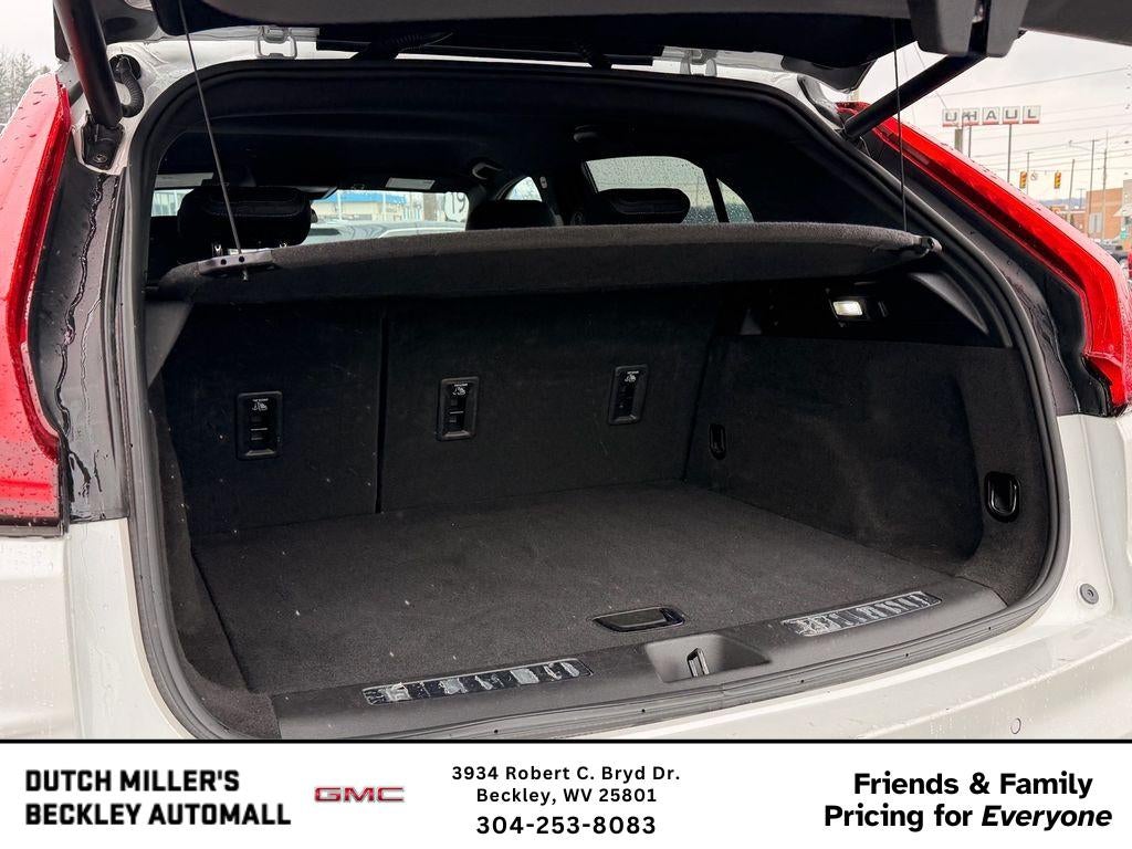 2024 Cadillac XT4 AWD Premium Luxury