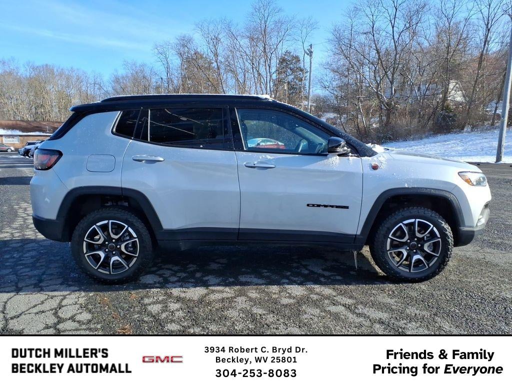 2025 Jeep Compass Trailhawk