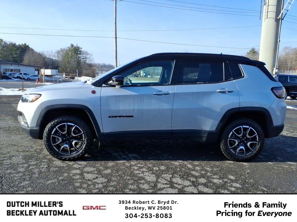 2025 Jeep Compass Trailhawk
