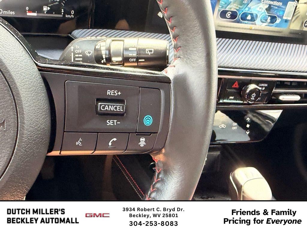 2025 Nissan Kicks SR