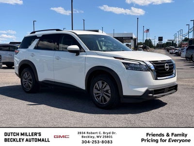 2025 Nissan Pathfinder SV