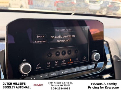 2025 Nissan Pathfinder SV