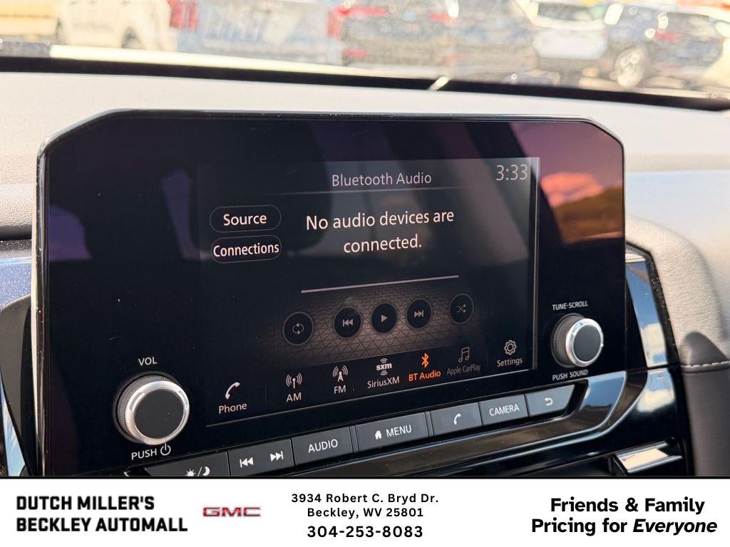 2025 Nissan Pathfinder SV
