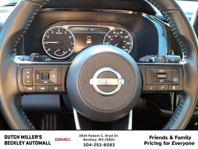 2023 Nissan Pathfinder SV