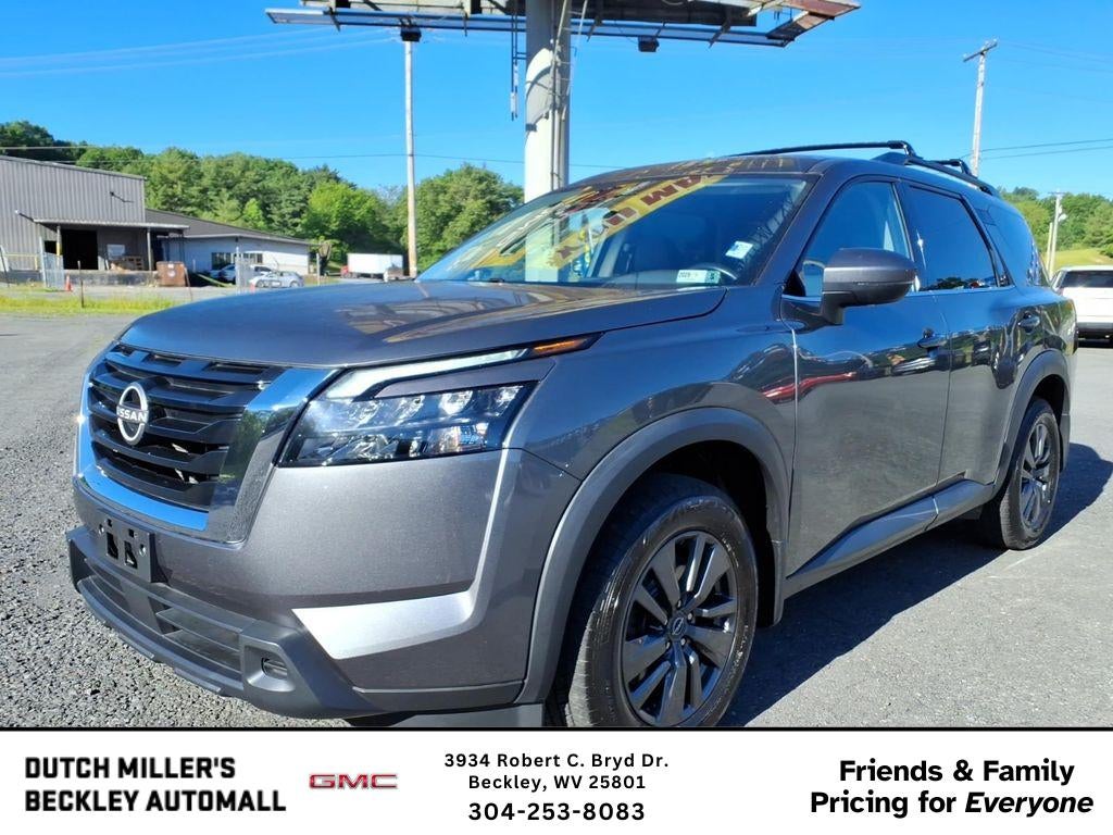 2023 Nissan Pathfinder SV
