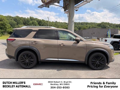 2023 Nissan Pathfinder Platinum