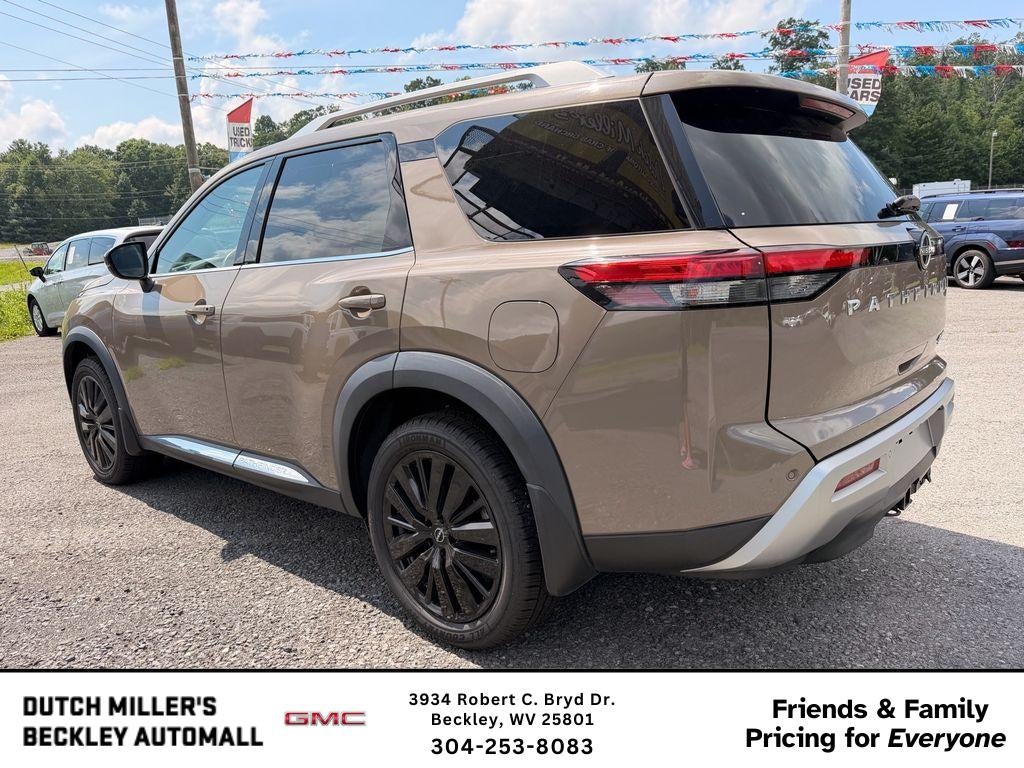 2023 Nissan Pathfinder Platinum