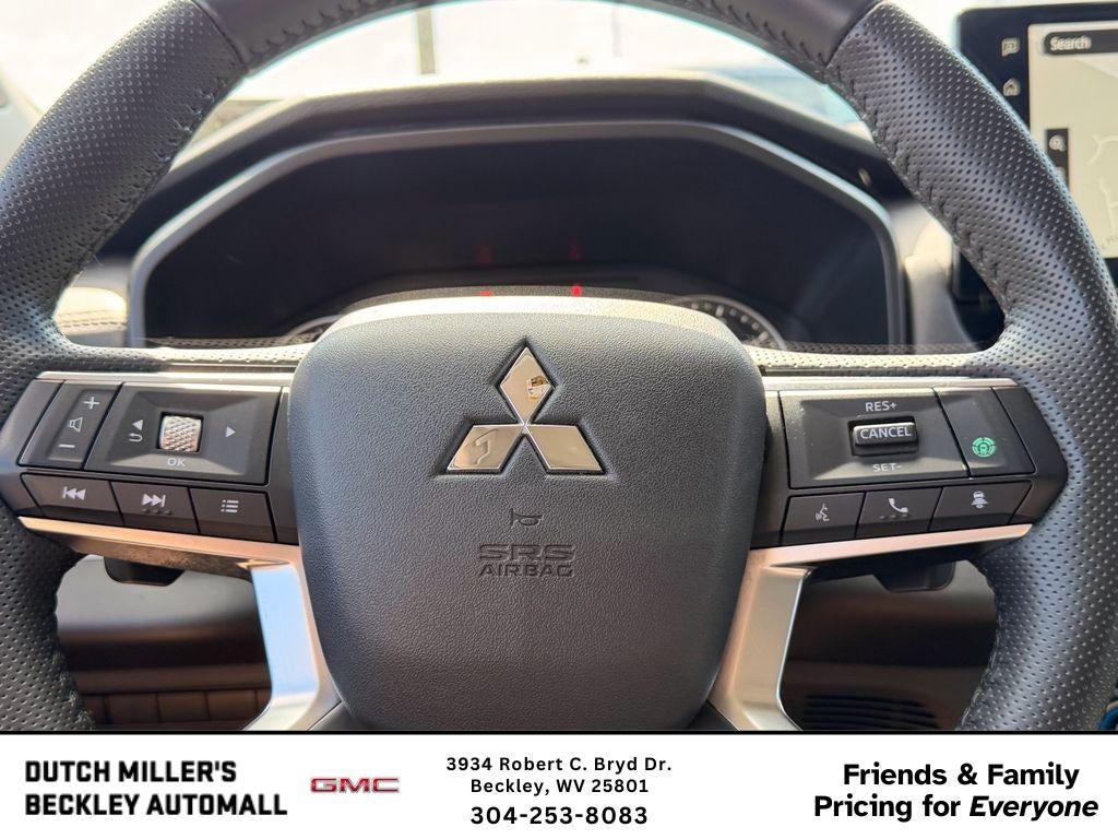 2025 Mitsubishi Outlander SE