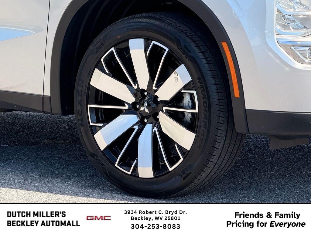 2025 Mitsubishi Outlander SE