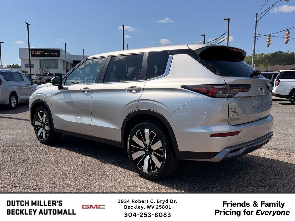 2025 Mitsubishi Outlander SE