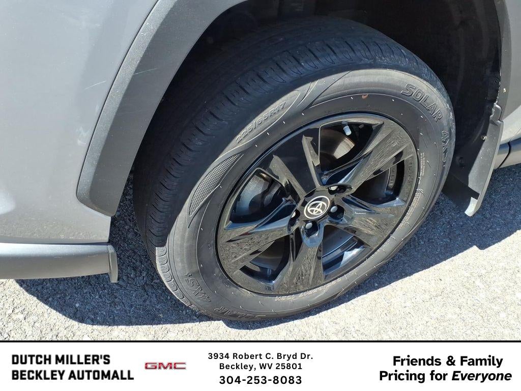 2022 Toyota RAV4 Hybrid XLE